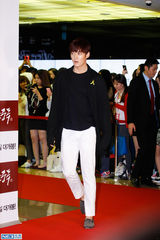 独家高清：金泰熙权相佑大咖齐捧场宋承宪新片