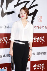 独家高清：金泰熙权相佑大咖齐捧场宋承宪新片