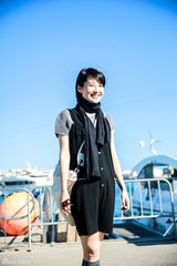 组图：张翰下岗李菲儿当导游 郑佩佩爱女探班