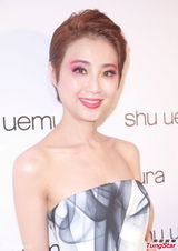 组图:周秀娜做生意不怕竞争 谭小环打理鱼蛋店