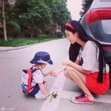 组图：美女硕士毕业抱儿子怀女儿被赞人生赢家