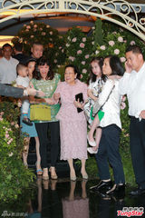 组图：林建岳爱女嫁何正德 容祖儿方中信等齐贺