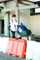 组图：张翰下岗李菲儿当导游 郑佩佩爱女探班