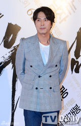 组图：《哭泣的男人》试映 玄彬宋茜崔始源助阵