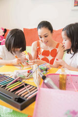 组图：钟丽缇与爱女缤纷写真 亲密玩乐羡煞旁人