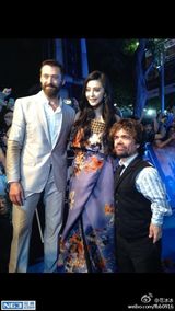 组图：范冰冰与《X战警》主演自拍 笑称萌胖壮