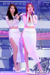 组图：刘在石率《无限挑战》参加赛车比赛