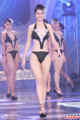 高清组图：亚姐竞赛泳装透视装比拼 堪比洗剪吹