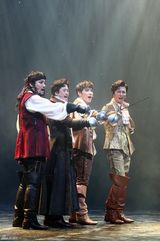 高清组图：Jun.K誉恩音乐剧《三剑客》谱恋曲