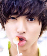 组图：“水球”小鲜肉走红 山崎贤人眉清目秀