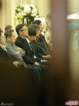 组图：蔡永昌佛教礼仪出殡 刘伟强送别恩师