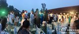 组图：王中磊补办婚礼 那英当伴娘宋丹丹抢花球