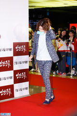 独家高清：金泰熙权相佑大咖齐捧场宋承宪新片