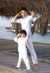 策划：情侣装Out！看明星亲子装激萌来袭