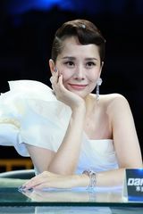 海清千万首饰加身 亮相《好舞蹈》总决赛