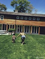 性感辣妈碧昂斯晒度假照 爱女Blue侧颜出镜(图)