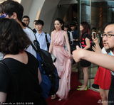 组图：郭敬明领《小时代》剧组 郭采洁挽柯震东