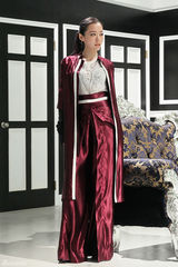 组图：张靓颖《BAZAAR》MV幕后揭秘疯狂变装