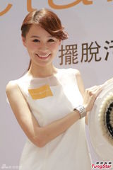 组图：黄翠如无奈被偷拍 黄宗泽婉转拒认单身