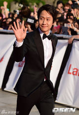 组图：百想红毯星光熠熠 双贤到场引尖叫