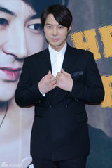 组图：神话JUNJIN来京 希望与赵薇再合作