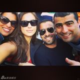 组图：C罗女友伊莲娜蓝颜多 搂裸男合影不避讳