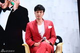 组图：苏志燮上海开唱 粉丝热情致演出中断