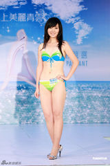 组图：候选亚姐第二轮面试 环肥燕瘦比基尼斗艳