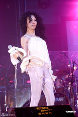 幻灯图集：莫文蔚登场音乐擂台 性感女神依旧撩人