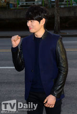 组图：《星星》庆功 金秀贤全智贤潜伏入场