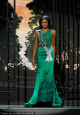 组图：新科美国小姐出炉 51佳丽泳装争艳