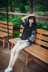 组图：校花黄灿灿游乐园玩耍 长腿长发夏日清凉