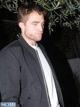 组图：暮光男帕丁森与神秘女子外出疑似新恋情