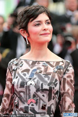 组图：戛纳开幕日精彩纷呈 妮可娇俏巩俐霸气