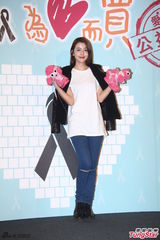 组图：捐款争议多 炎亚纶称爱心不该挑时间