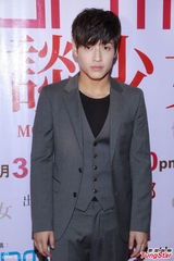 组图：姜河那对粉丝放电 称和金素恩只是哥们