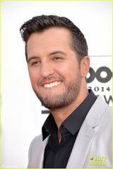 组图：公告牌红毯群星璀璨 夏奇拉洛佩兹斗性感