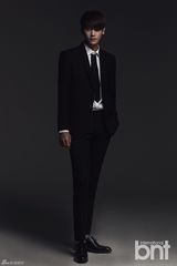 组图：帝国之子展熟男魅力 散发夏日香气