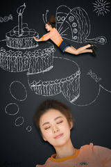 组图：毛林林写真童心未泯 携“女儿”扮超人