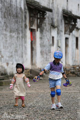 组图：爸爸2任务坑爹 熊爸水中包粽囧态百出