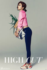 组图：韩星孙丹菲拍写真 露香肩性感魅惑