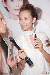 组图：蔡少芬夫妻百万代言 寓所现蜂巢惊魂未定