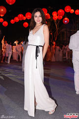 组图：钟镇涛婚礼晚宴玩跳绳 曾志伟张家辉嗨唱