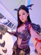 组图：大胸妹纸来啦！CJ胸猛开幕遭戏称硅胶展