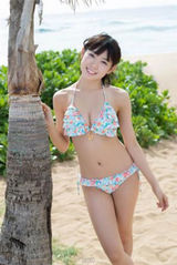 组图：大岛优子毕业前最后一脱 萌妹齐晒比基尼