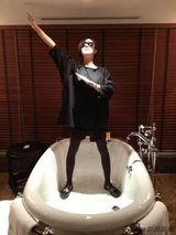 组图：百名明星掀“变身超人Style”潮