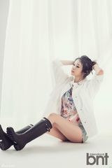 组图：T-ara智妍写真 紧身牛仔秀性感身材