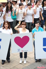 组图：陈妍希担任微笑大使 分享抗压方法