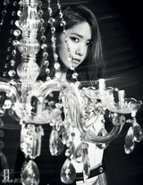 组图：少女时代允儿拍写真 秀腹肌美腿展性感