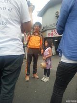 组图：韩版《爸爸》中国行 上海香港两地遭围观